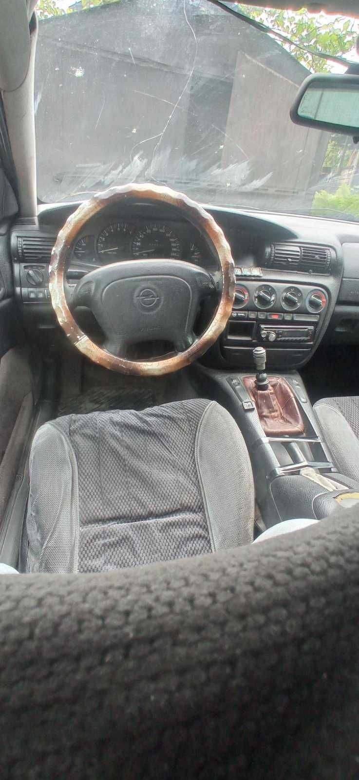 Opel Omega B 1994 року