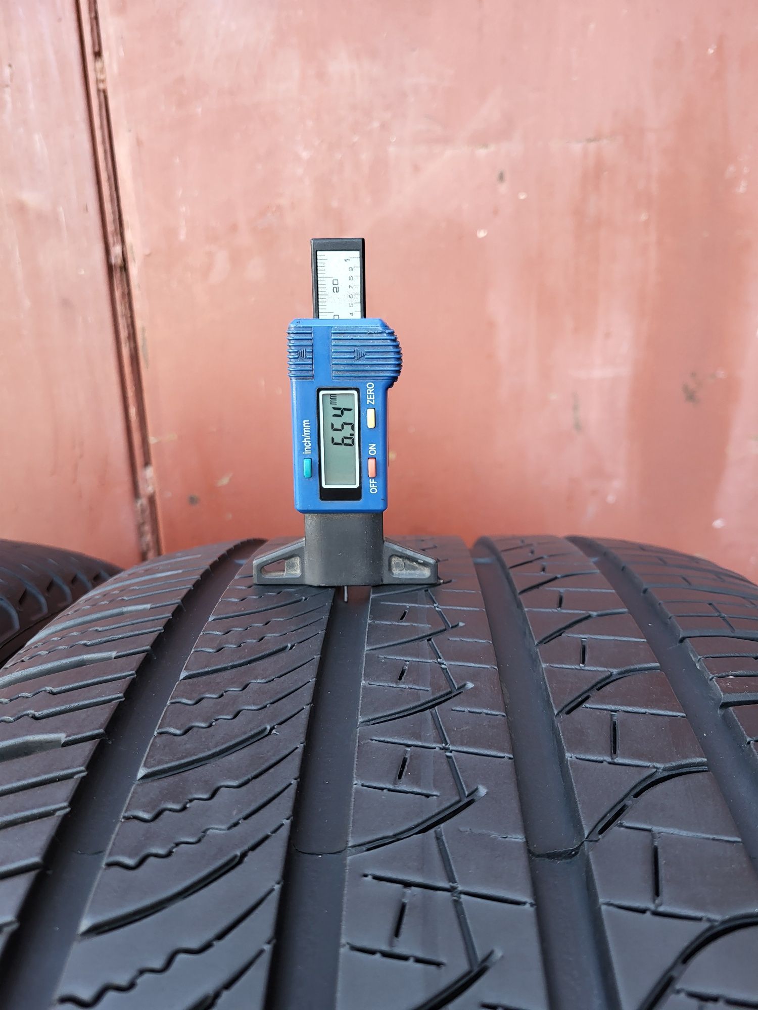 285/40/23 R23 Pirelli Scorpion ZERO 2шт ціна за 1шт шини