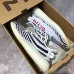 Nowy\Buty codzienneDamsk adidasYeezyBoost 350 V2Zebra roz.43