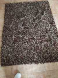 Carpetes Castanhas