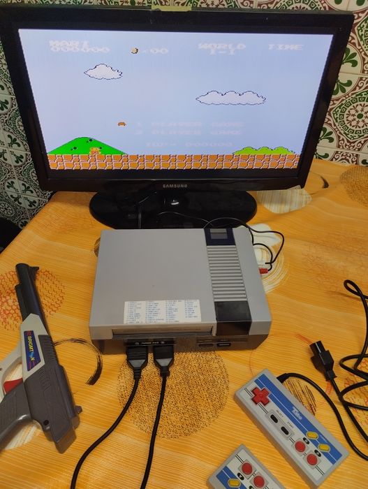 Consola antiga de jogos dos anos 90