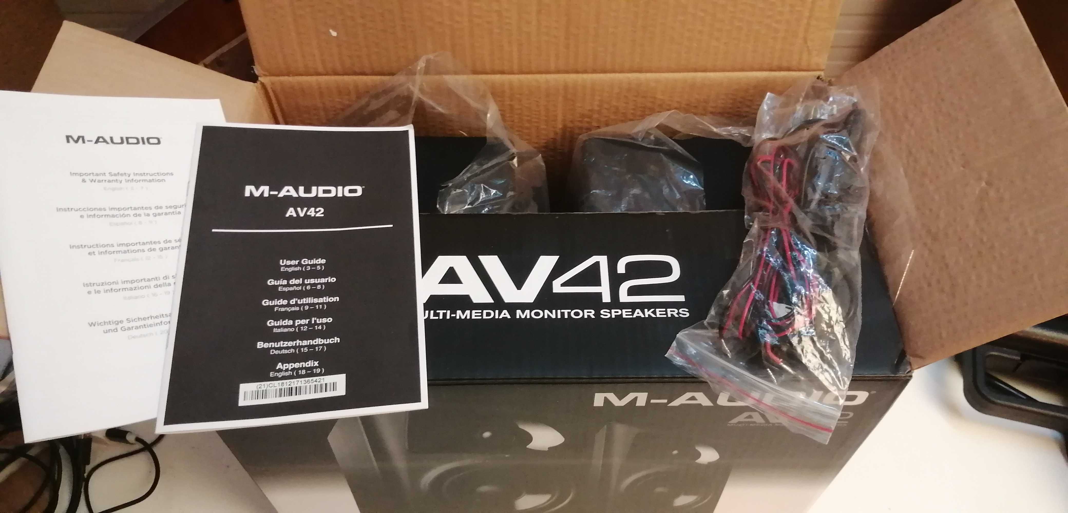 Monitores M-Audio AV42 (possibilidade de envio)