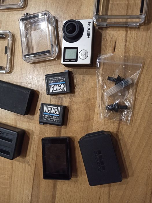 Kamera Go Pro Hero 4 Black z dużym kompletem dodatków.