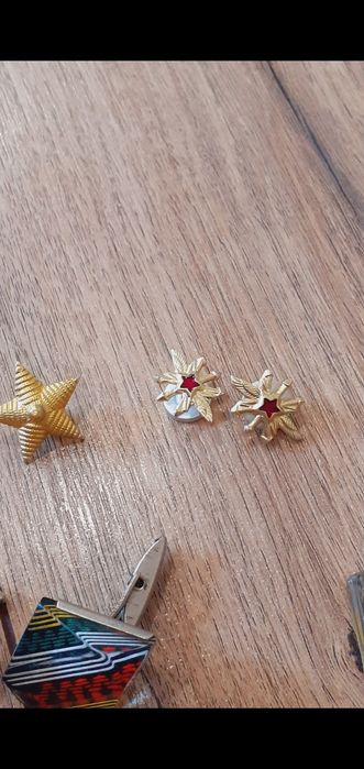 Zapinki do koszul z prl I taki fajny męski gadżet pani z ubraniem i be