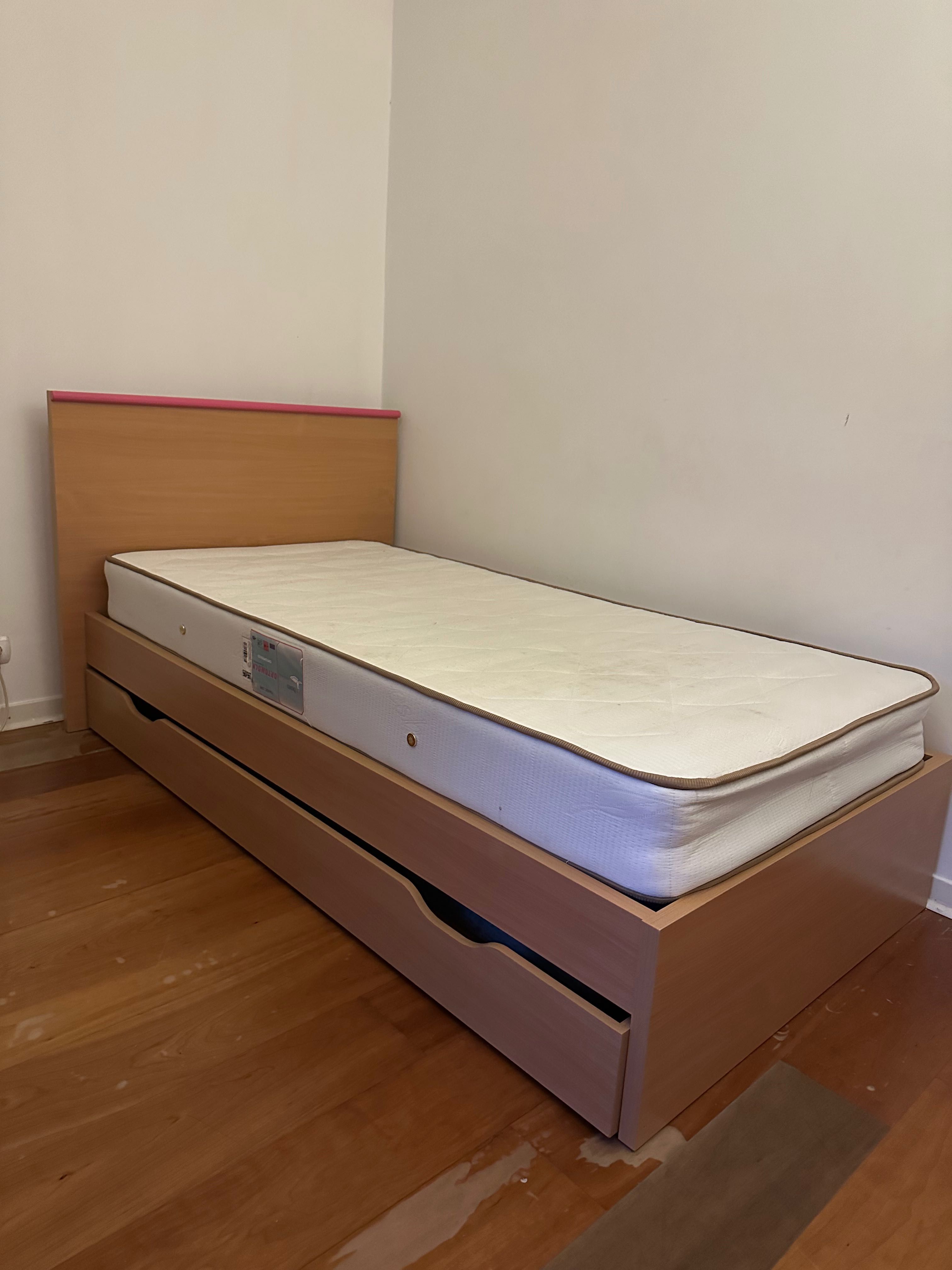 Cama solteiro com gavetão em ótimo estado (oferta de colchão)