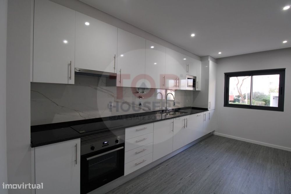 Apartamento T3 em Olhão com garagem