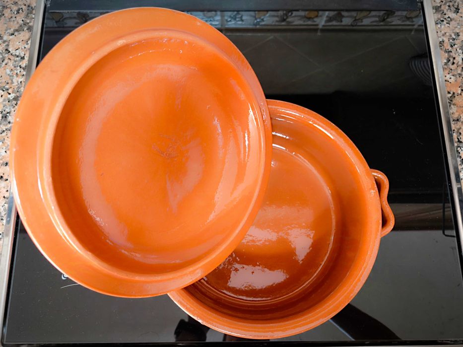 Tacho / Panela de barro com tampa - como novo