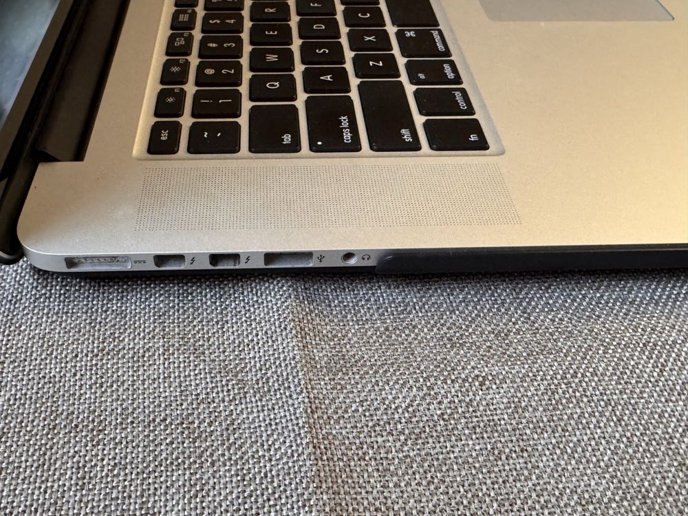 Apple Macbook PRO A1398