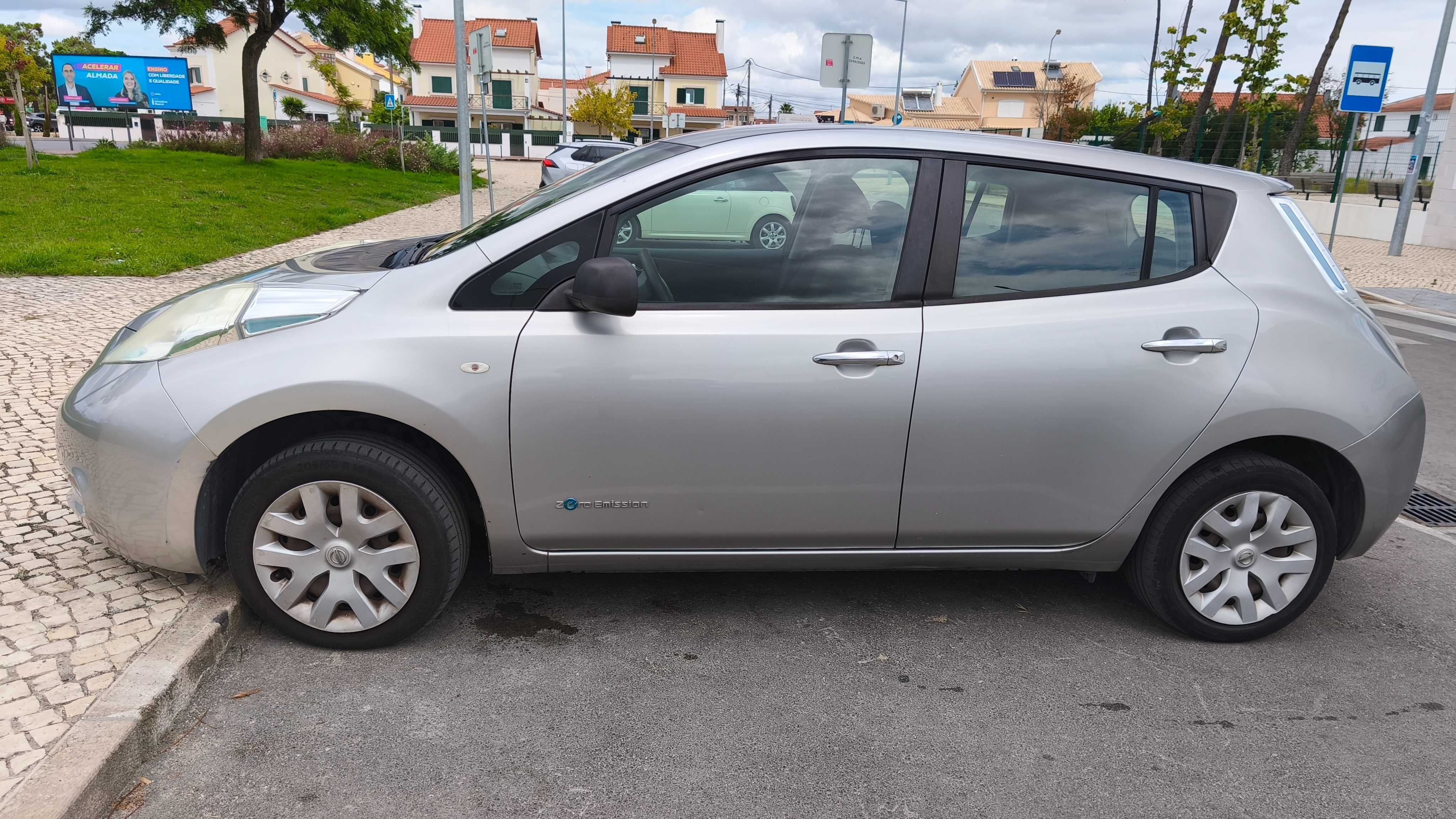 NISSAN LEAF - Impecável - Muito Estimado