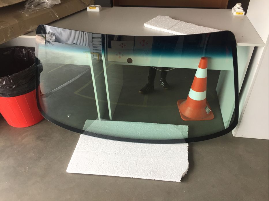 Лобовое стекло Ауди 80/90/100/200/A4/А6 В3/В4/B5/C3/C4/C5