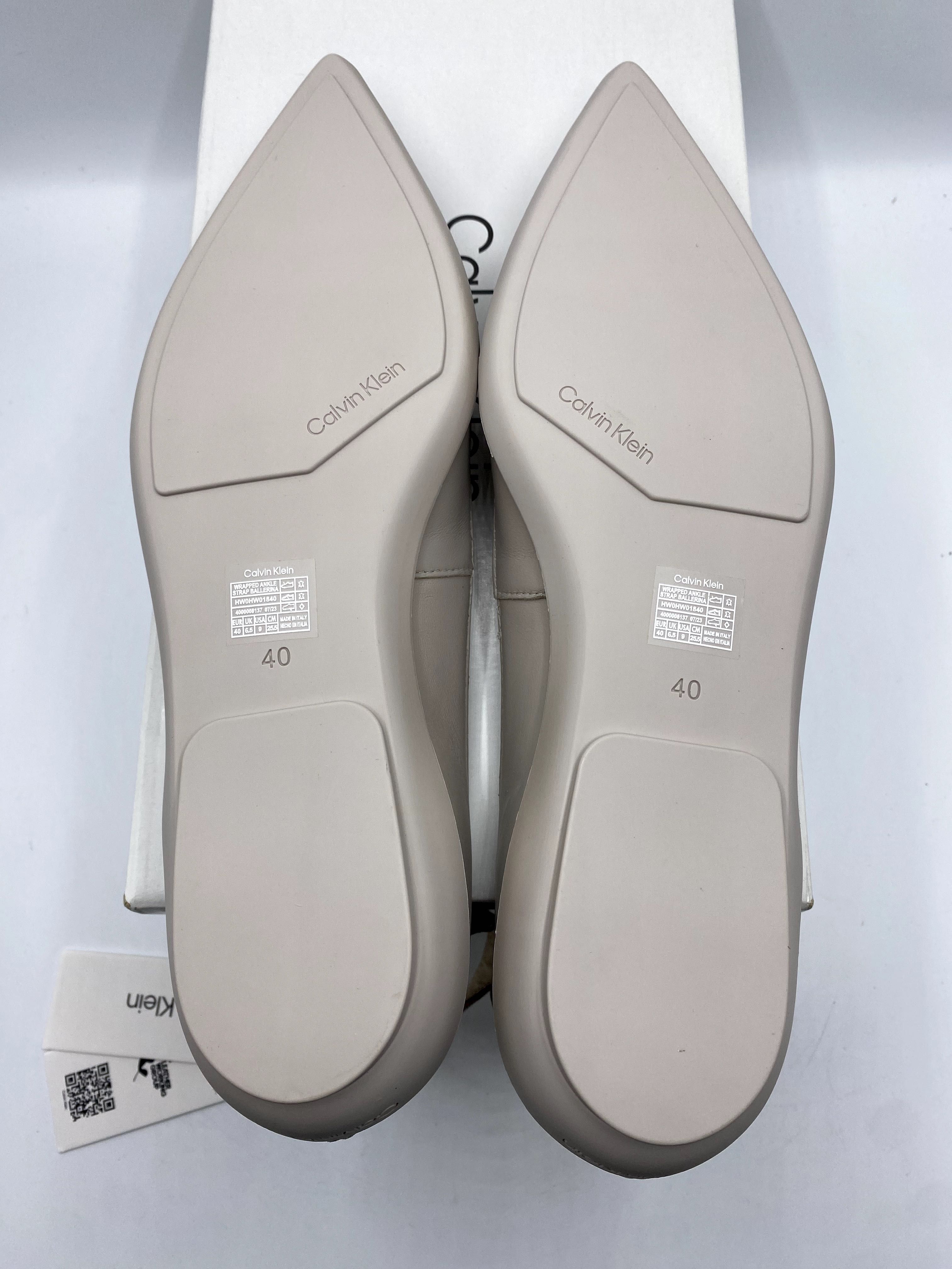 Calvin Klein Baleriny Wrapped Ankle Strap Ballerina rozmiar 40