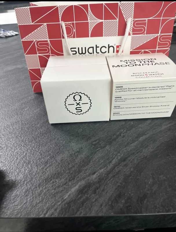 Omega x Swatch SO33W700 Snoopy Limitowana Edycja Świąteczna