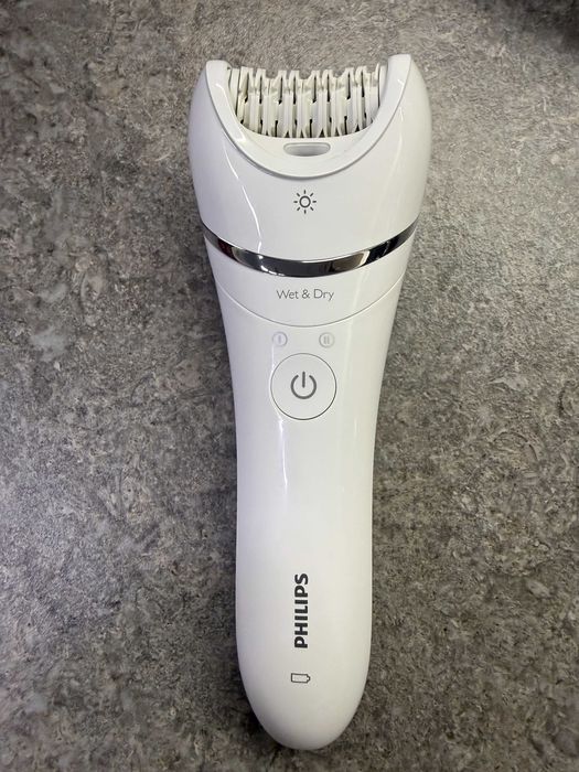 Продам Бездротовий епілятор Philips Epilator Series 8000 BRE740/700