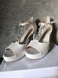 Nowe buty ślubne