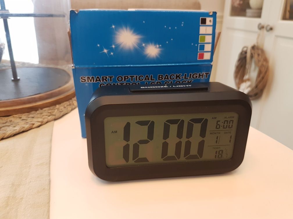 Zegarek budzik dla dzieci z temperaturą  podswietlaniem i sensorem