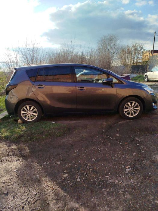 Toyota Verso 1.6 D 7 місць