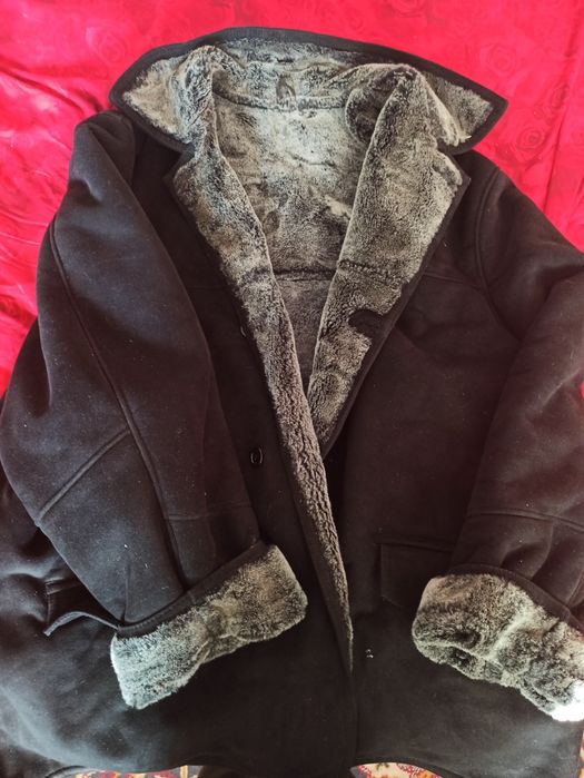 Продам дублёнку натуральную чёрную мужская