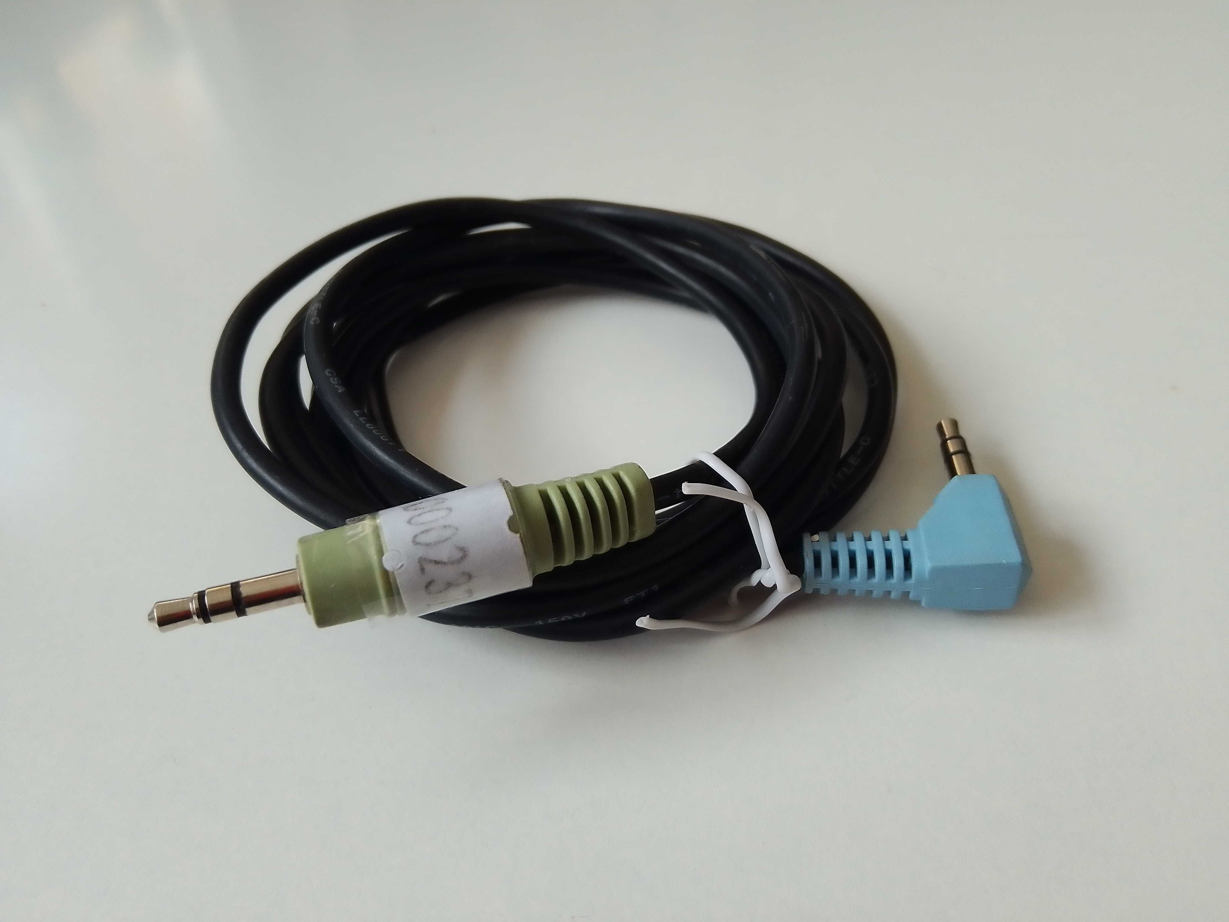 Kabel mini jack - mini jack kątowy 2m (000237)