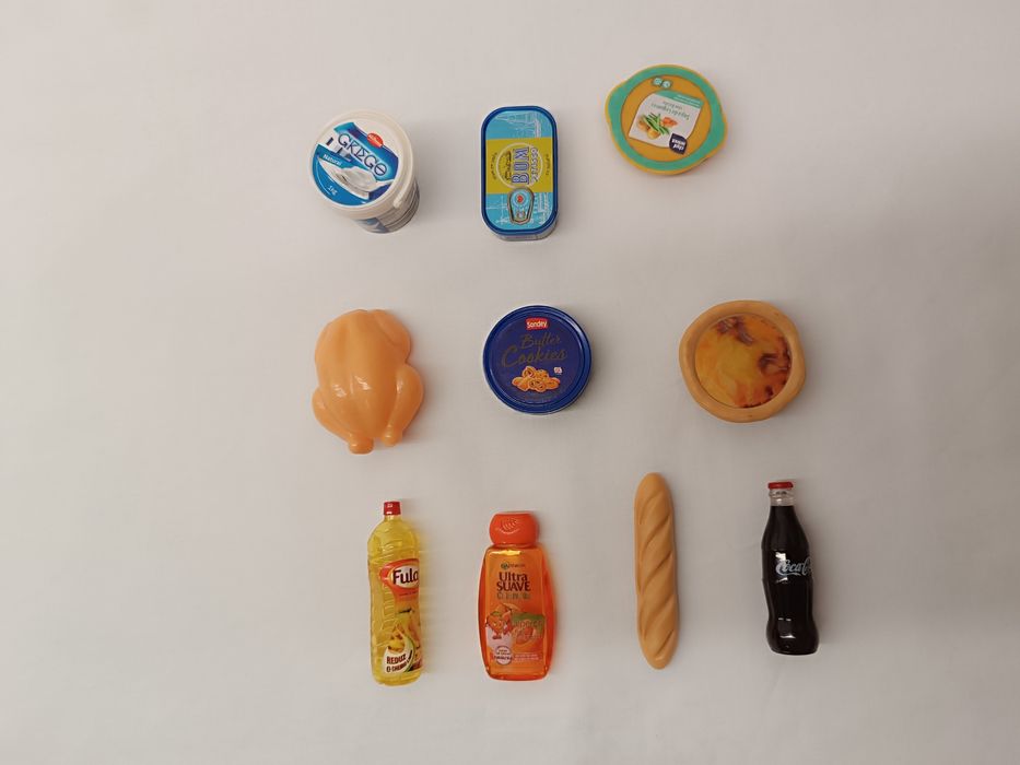 Lote 10 miniaturas de artigos para casa de Brincar