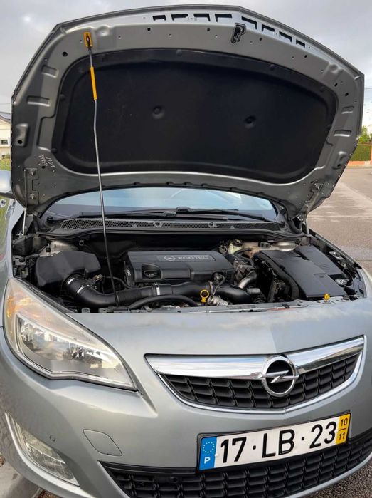 Opel Astra J - 1.7 CDTI . 125CV