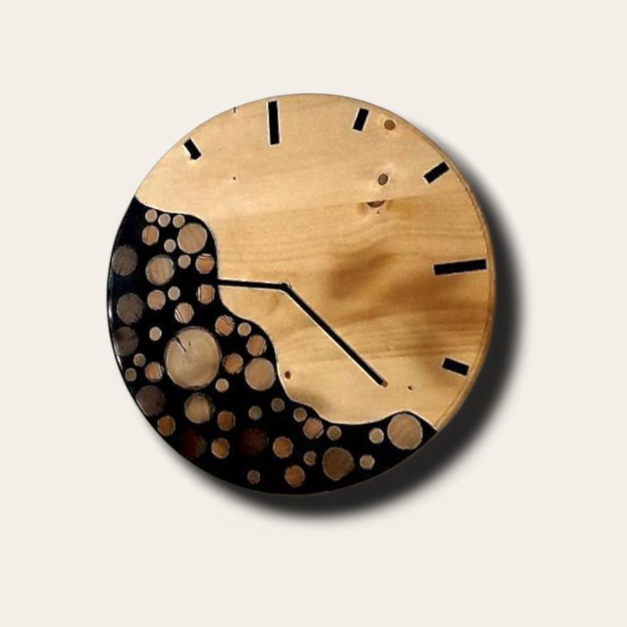 Unikalny zegar ścienny z drewna i żywicy 43cm! – ręcznie wykonany