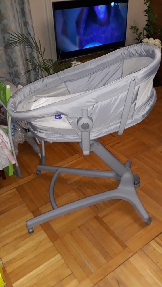 Продам ліжечко-стільчик Chicco Baby Hug Air 4 в 1