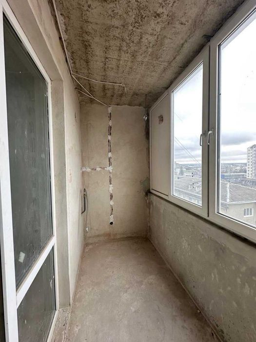 Центр! Здана квартира, 74.5 м2 на 7 поверсі , сирець.