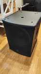 Subwoofer Behringer B1500XP.