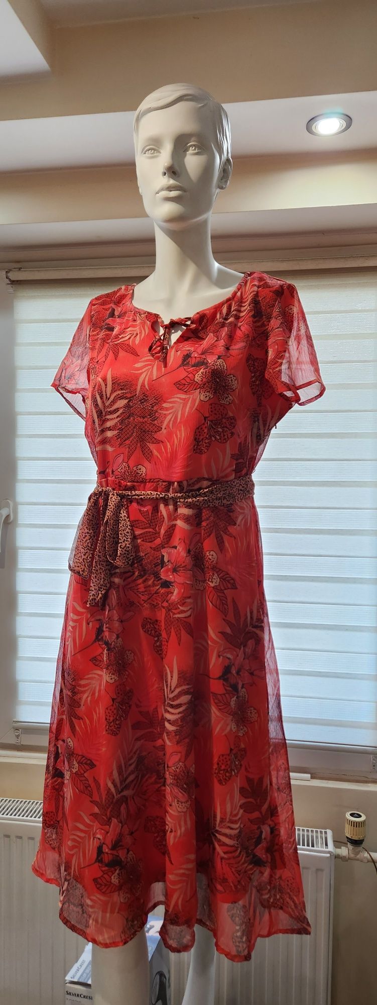 Nowa czerwona sukienka letnia w kwiaty  Ariston rozmiar M