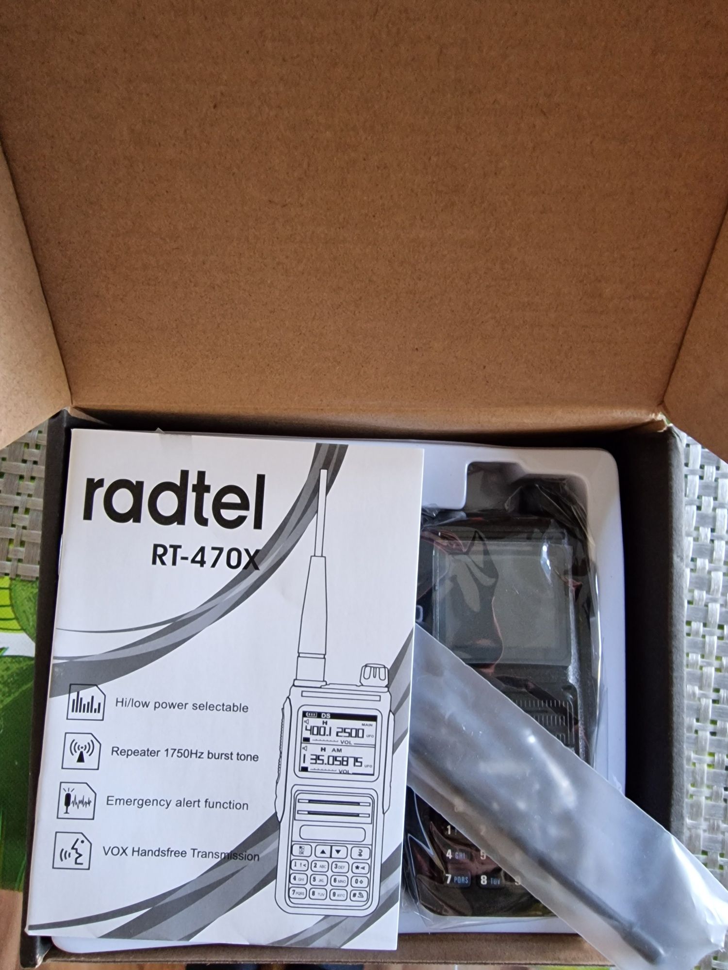 Radtel RT-470X dwupasmowy radiotelefon z nasłuchem pasma lotniczego