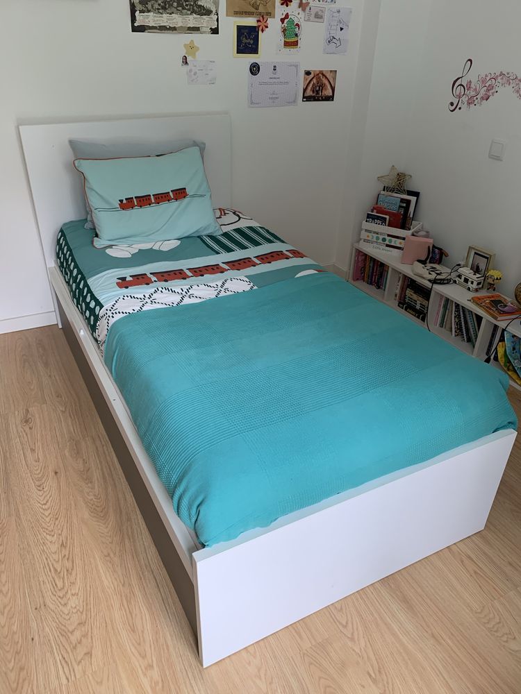 Cama individual com cama de gaveta