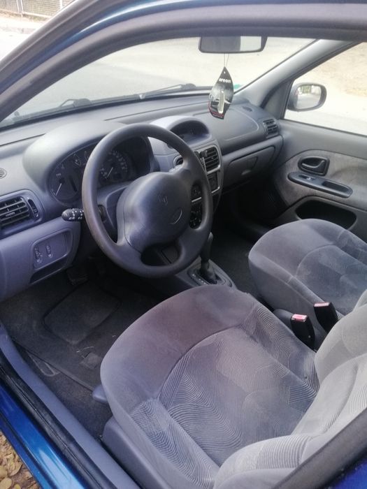 Гарне авто на автоматі
