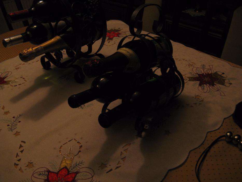 stojak na butelki ,kute żalazo