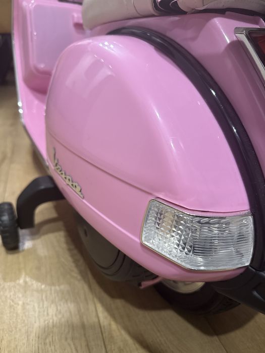 Дитячий клектроскутер