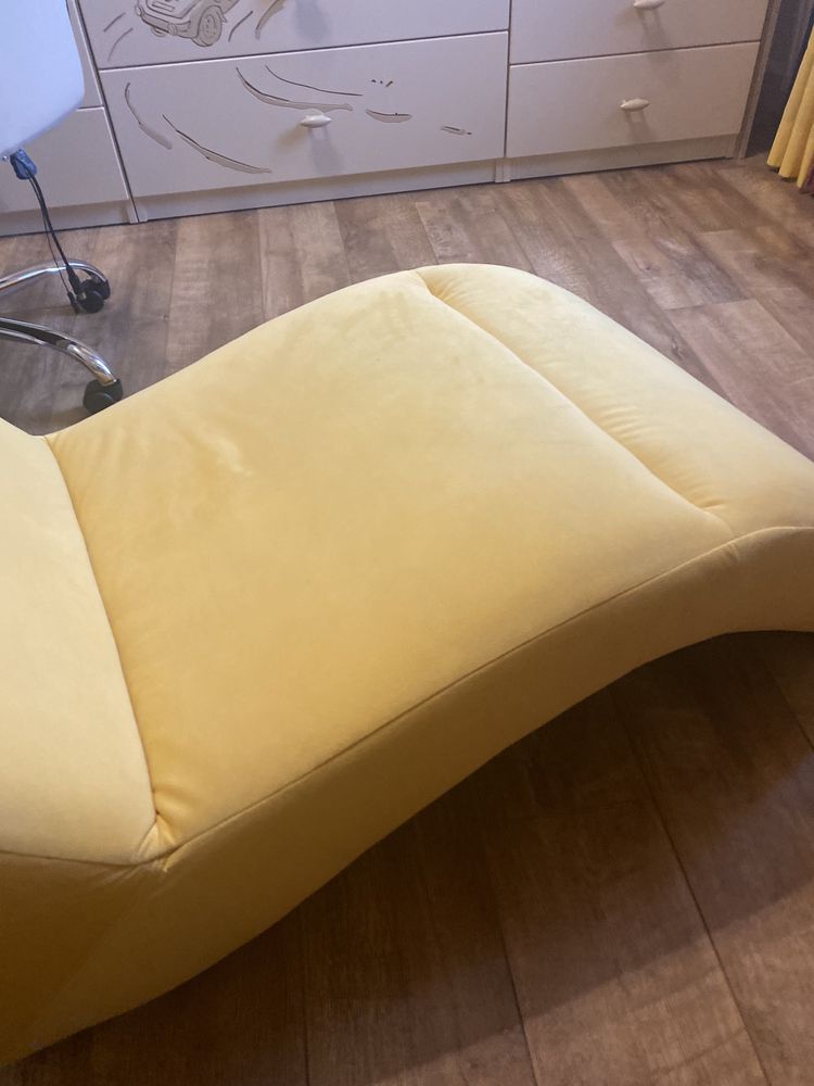 Leżanka kanapa fotel kolor żółty
