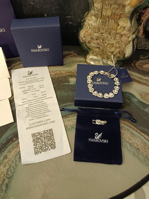 Swarovski x Ariana grande