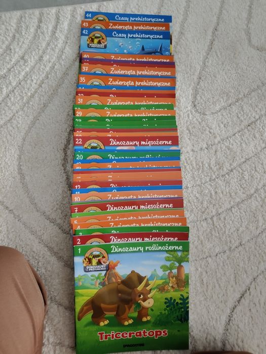 Książeczki deagostini o dinozaurach