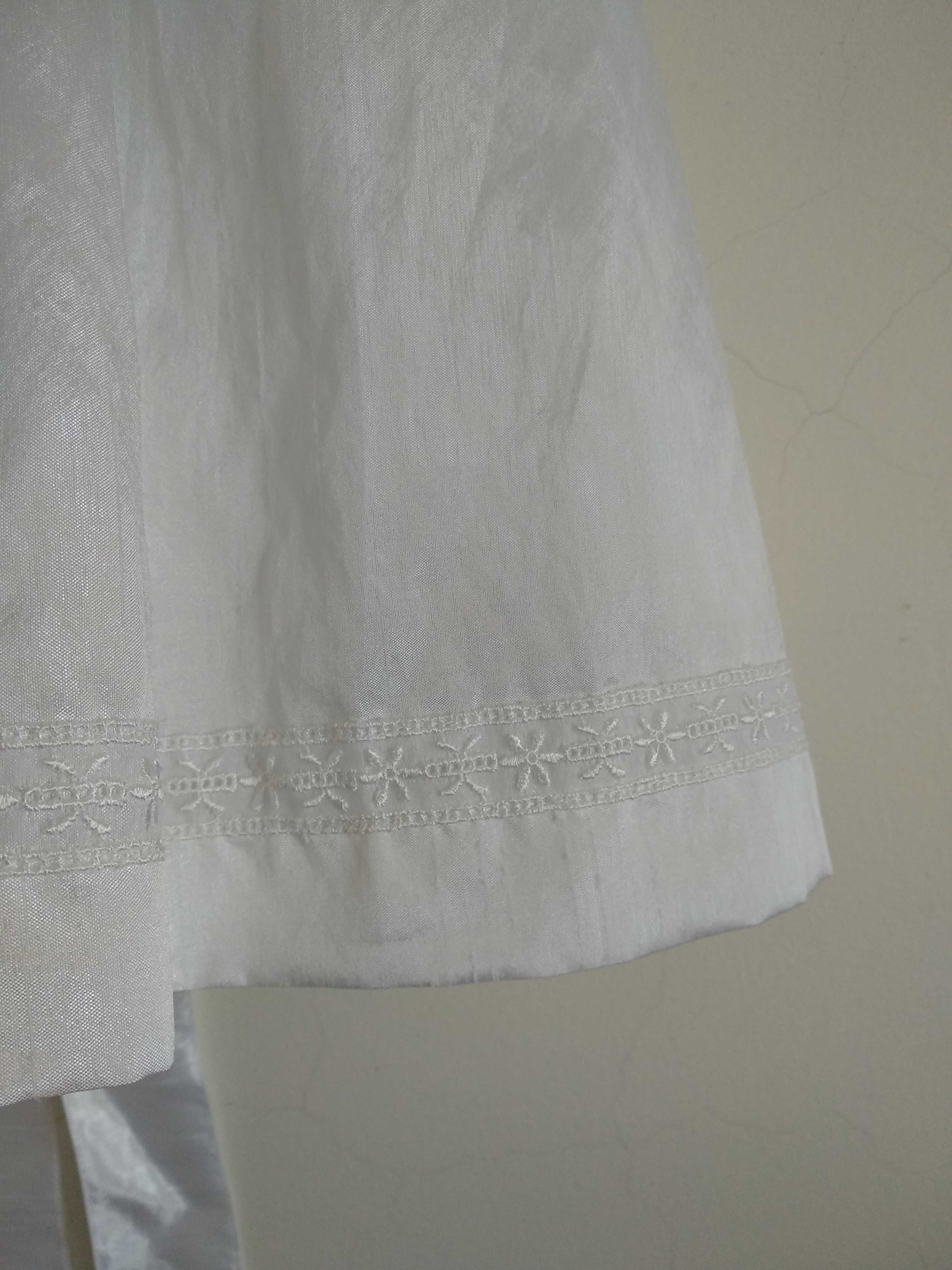 Vestido Branco Bordado Criança 6 Anos