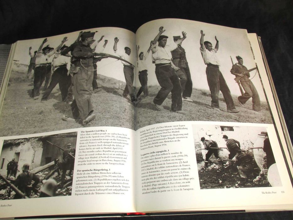 Livro Camera in Conflict Armed Conflict Robert Fox