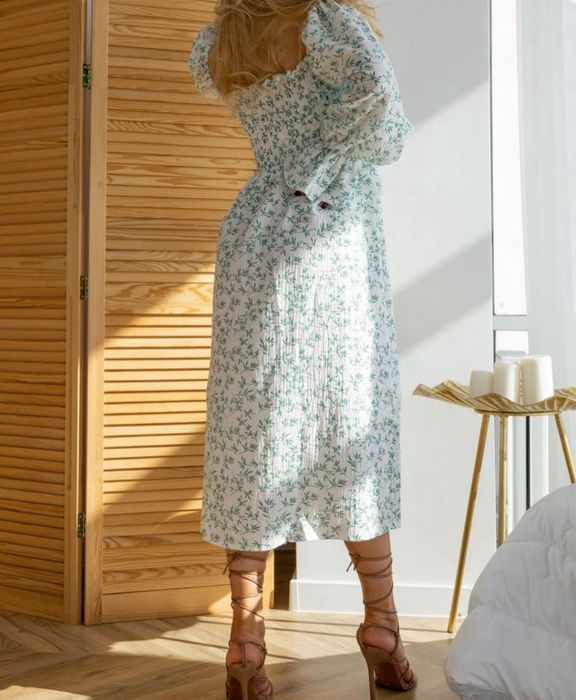 Весняна сукня, наповнена красою та ніжністю