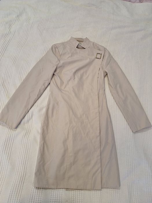 Пальто світлобежевого кольору