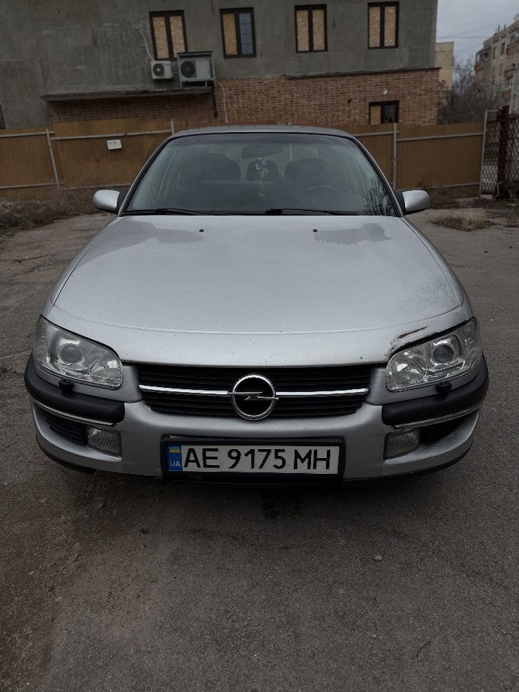 Opel Omega B 2.5 v6
