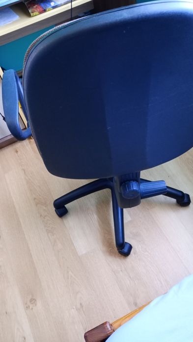 Fotel biurowy obrotowy