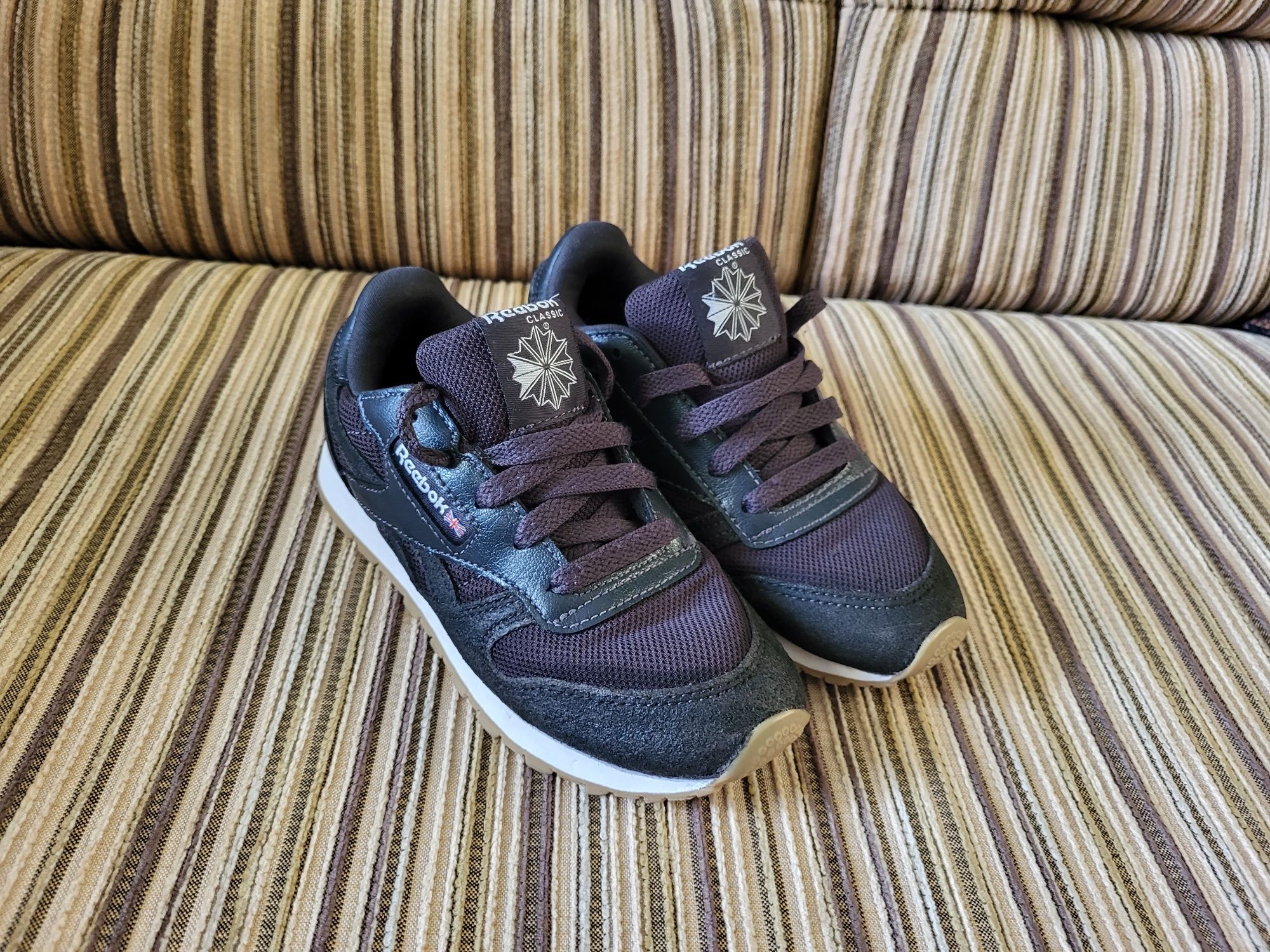 Кроссовки кожа Reebok original EUR 28, по стельке 17,5 см