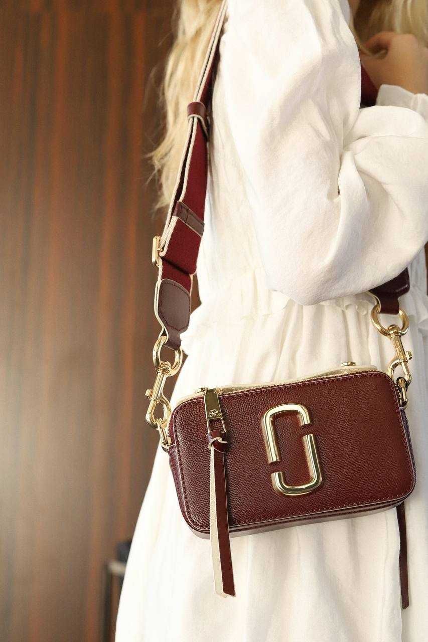 Marc Jacobs The Small Sure Shot Carbernet
