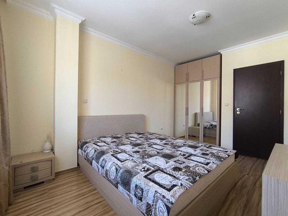 Продаж трикімнатної квартири у місті Святий Влас (Болгарія)