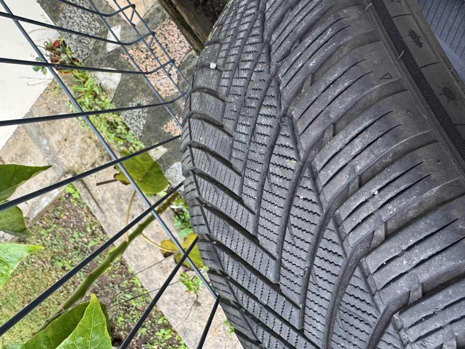 Pneus 255 45 R20 105W