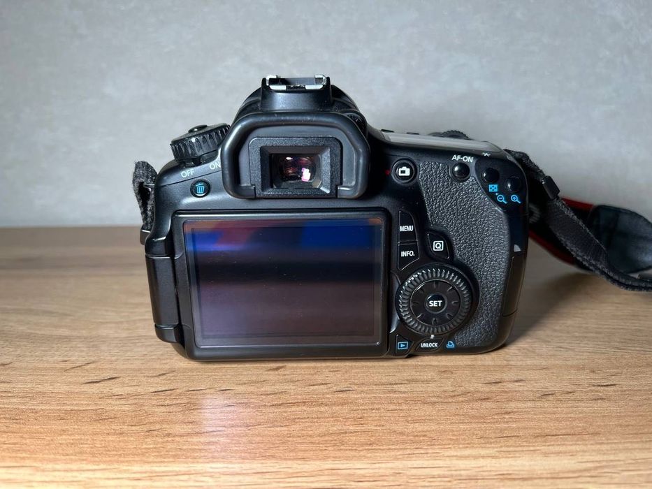 Фотоапарат Canon 60D + 18-55 1:4-5.6 STM