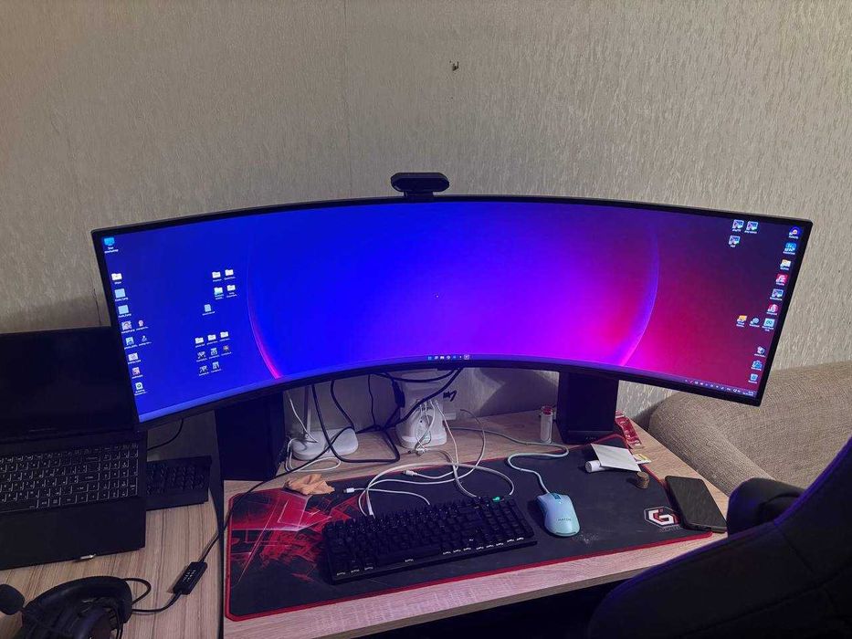 Монитор Samsung 49" (240 Hz)