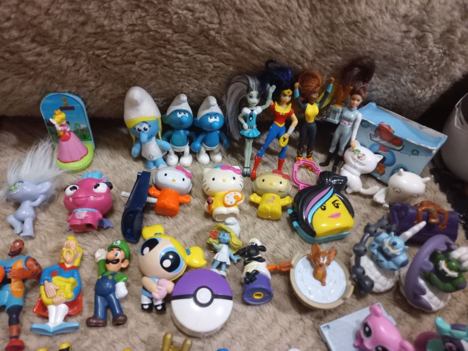 Игрушки макдональдс, кити, смурфик, пони, глазастики